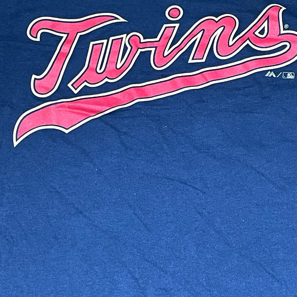 Twins Baseball Majestic Blue and Red Graphic T-Shirt L